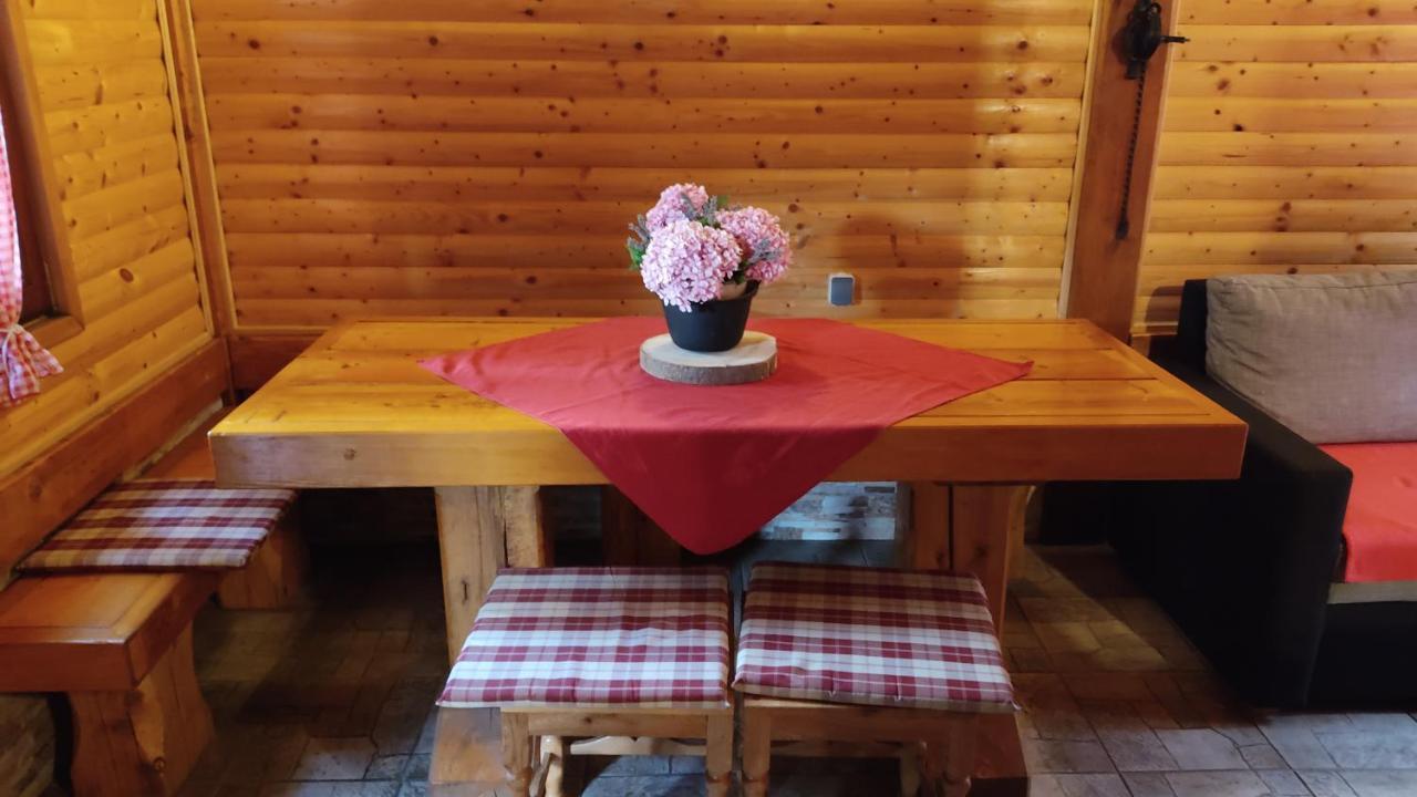 Kuca Za Odmor "Med Strmci" Villa Zlobin Luaran gambar
