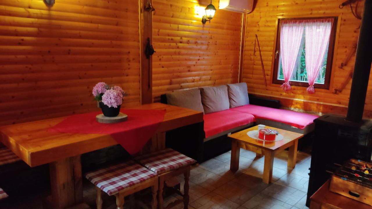 Kuca Za Odmor "Med Strmci" Villa Zlobin Luaran gambar