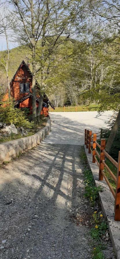 Kuca Za Odmor "Med Strmci" Villa Zlobin Luaran gambar