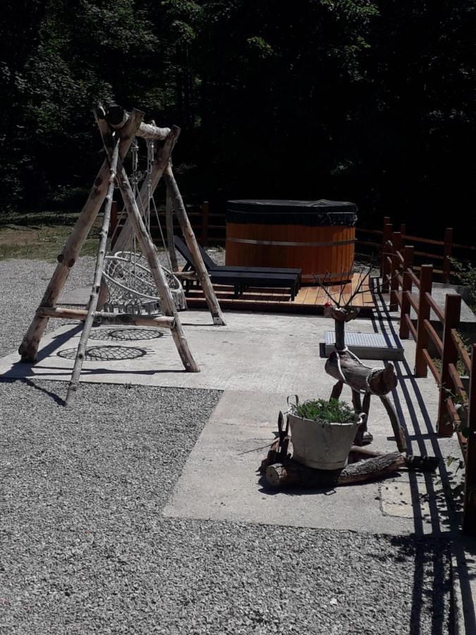 Kuca Za Odmor "Med Strmci" Villa Zlobin Luaran gambar