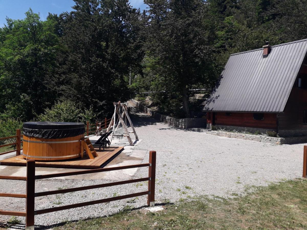 Kuca Za Odmor "Med Strmci" Villa Zlobin Luaran gambar