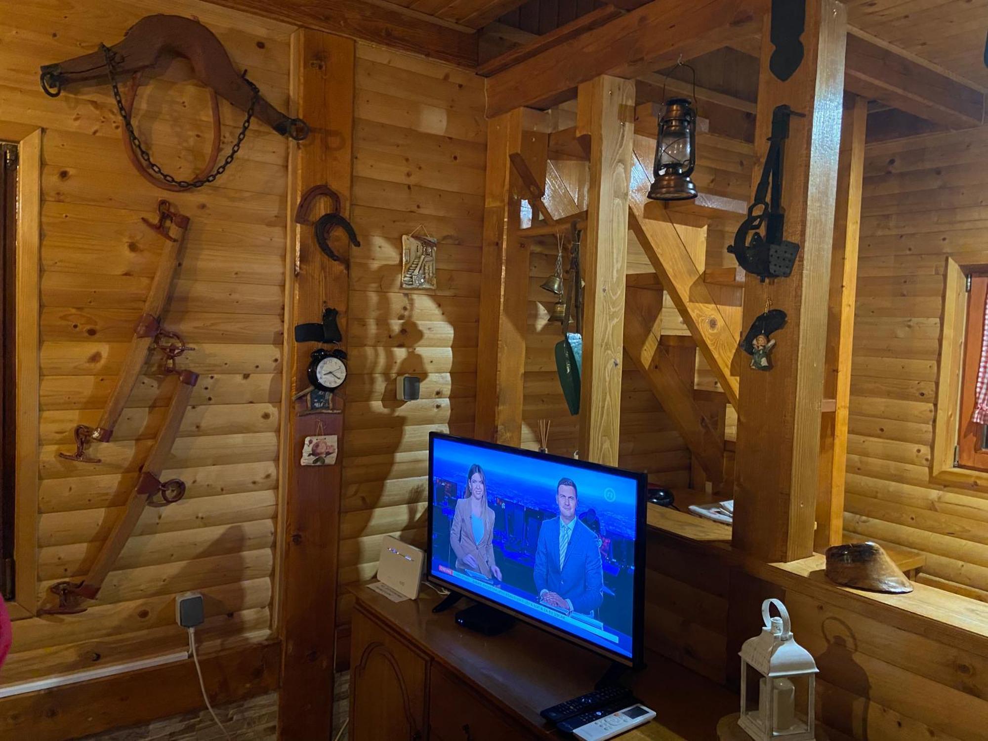 Kuca Za Odmor "Med Strmci" Villa Zlobin Luaran gambar