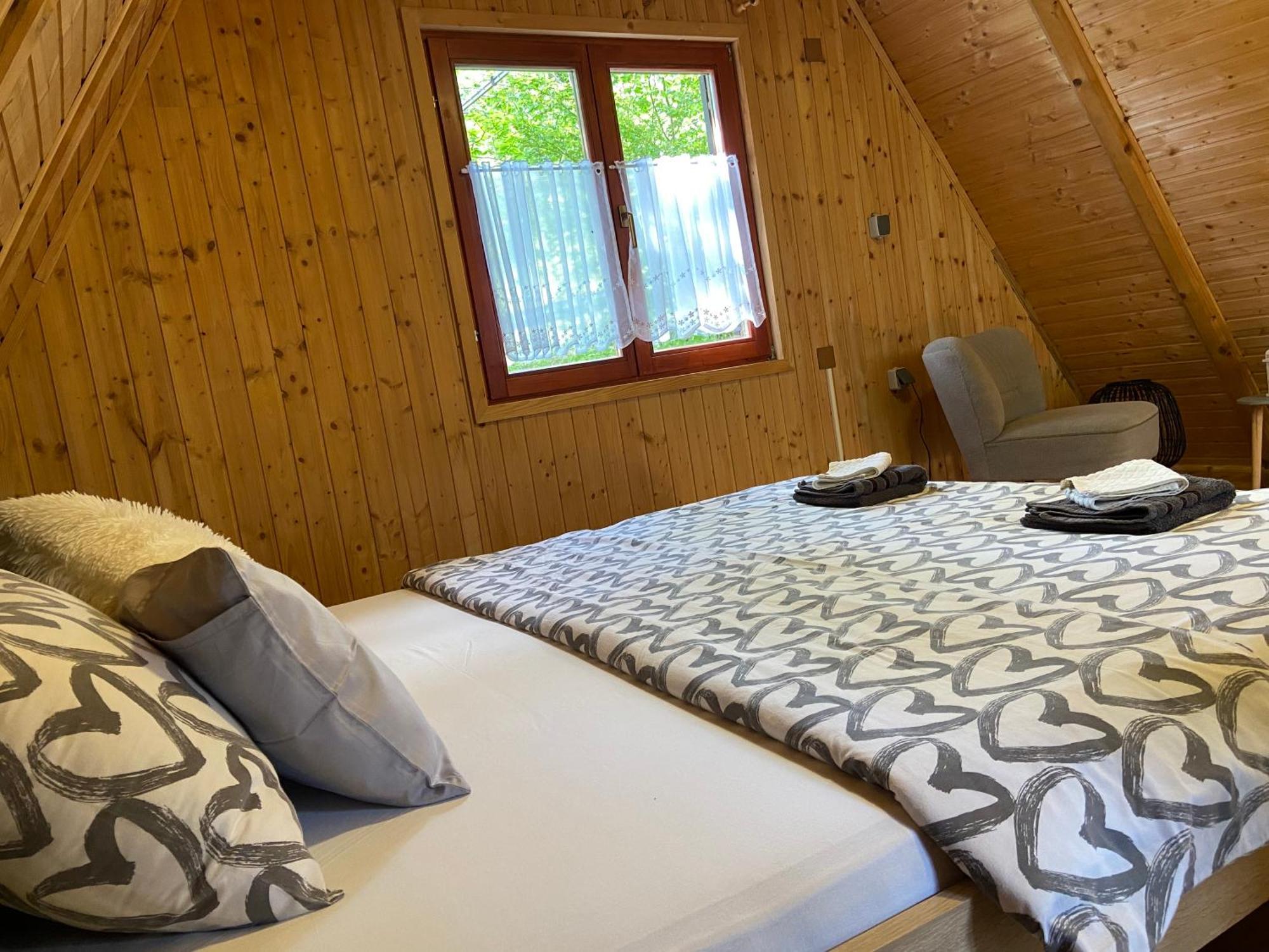 Kuca Za Odmor "Med Strmci" Villa Zlobin Luaran gambar