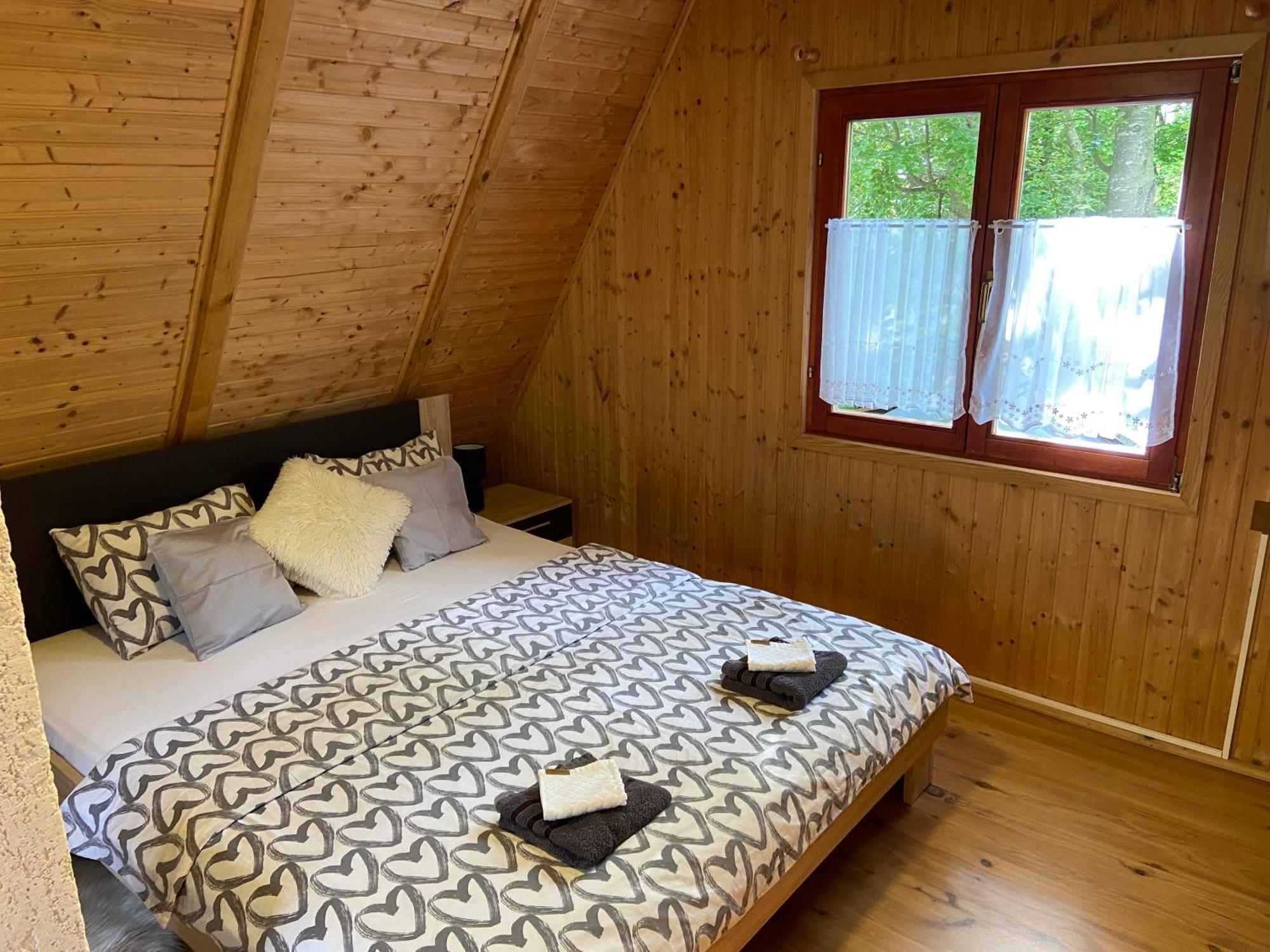 Kuca Za Odmor "Med Strmci" Villa Zlobin Luaran gambar